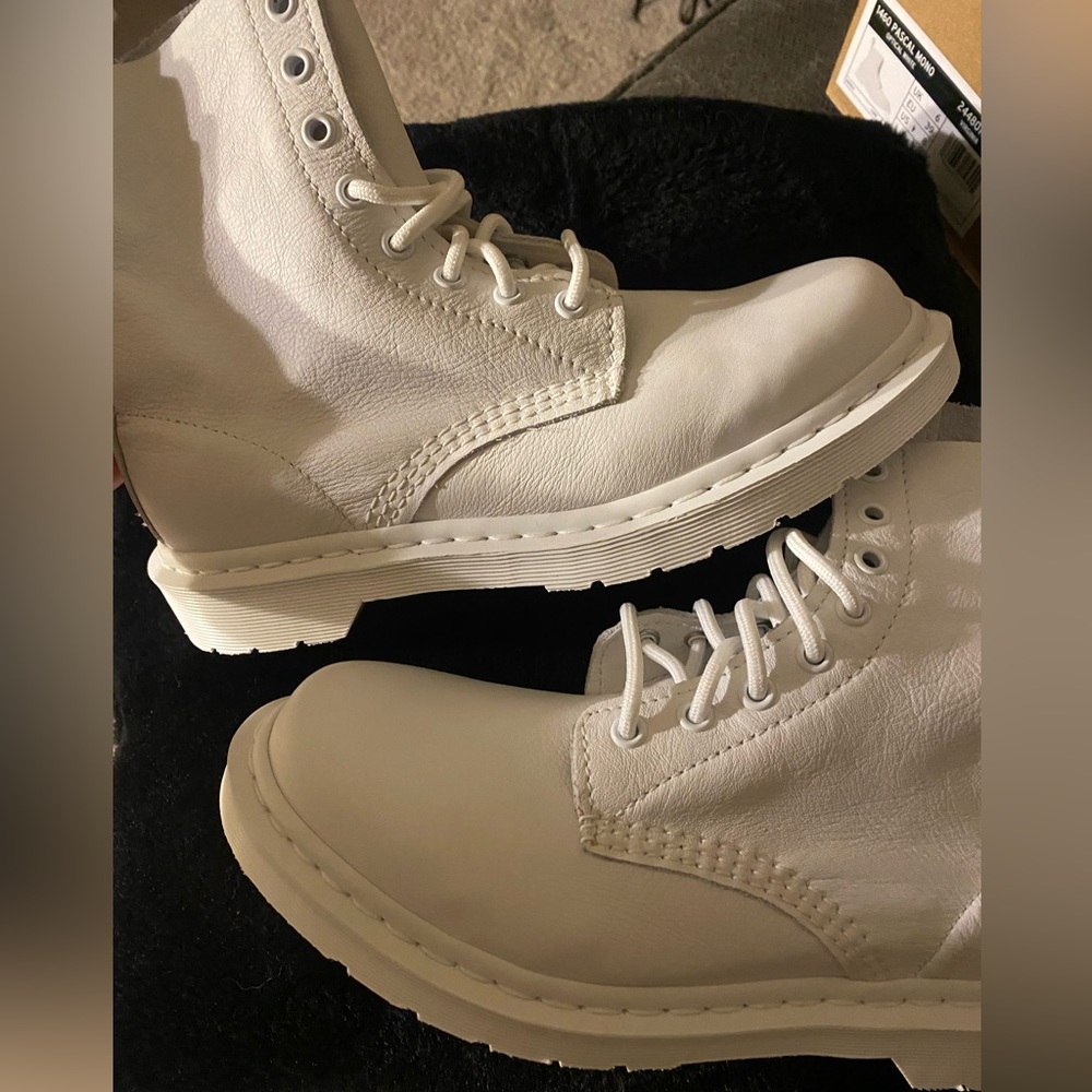 1460 Pascal Mono white boots Doc Martens sizes 7 & 8 US W available brand new